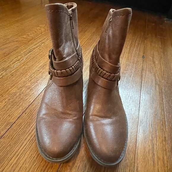 Booties - Picture 4 of 4